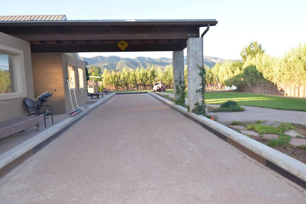 Tacit Shadow Resort Paradise Deluxe Suite, Gym, Coffee Bar, Hot-Tub, Free Laundry, Food Available Parowan Exterior photo