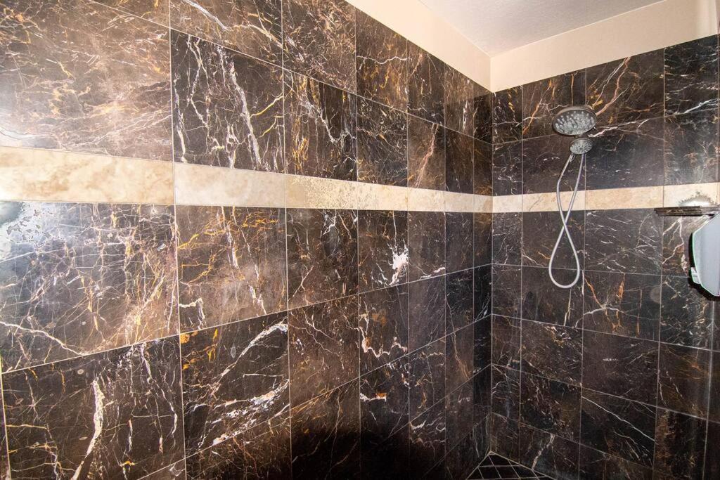 Tacit Shadow Resort Paradise Deluxe Suite, Gym, Coffee Bar, Hot-Tub, Free Laundry, Food Available Parowan Exterior photo