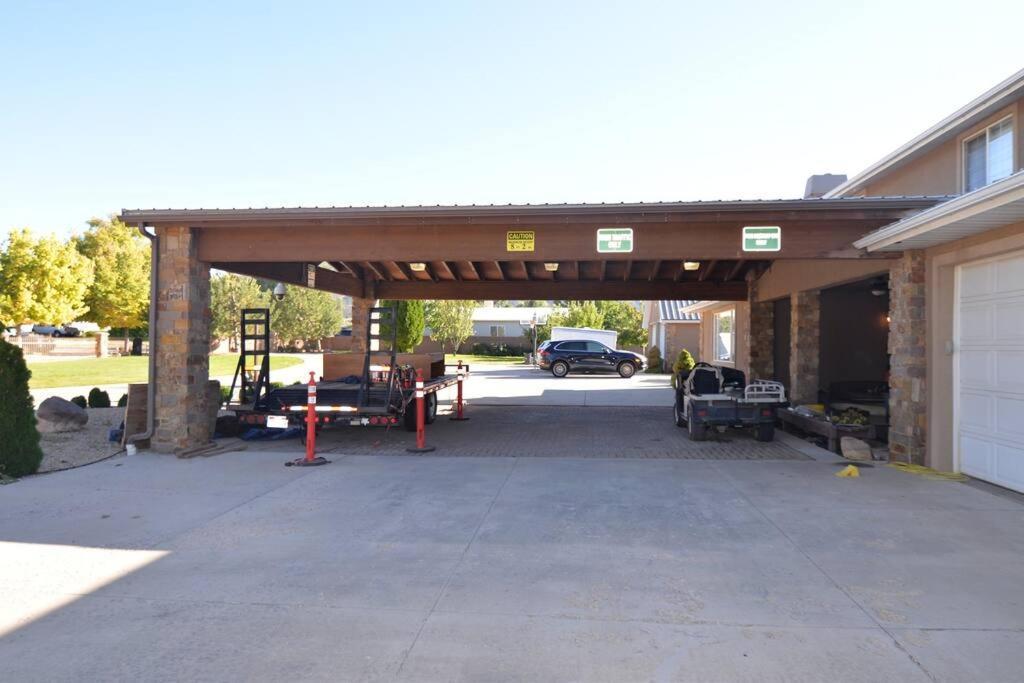 Tacit Shadow Resort Paradise Deluxe Suite, Gym, Coffee Bar, Hot-Tub, Free Laundry, Food Available Parowan Exterior photo