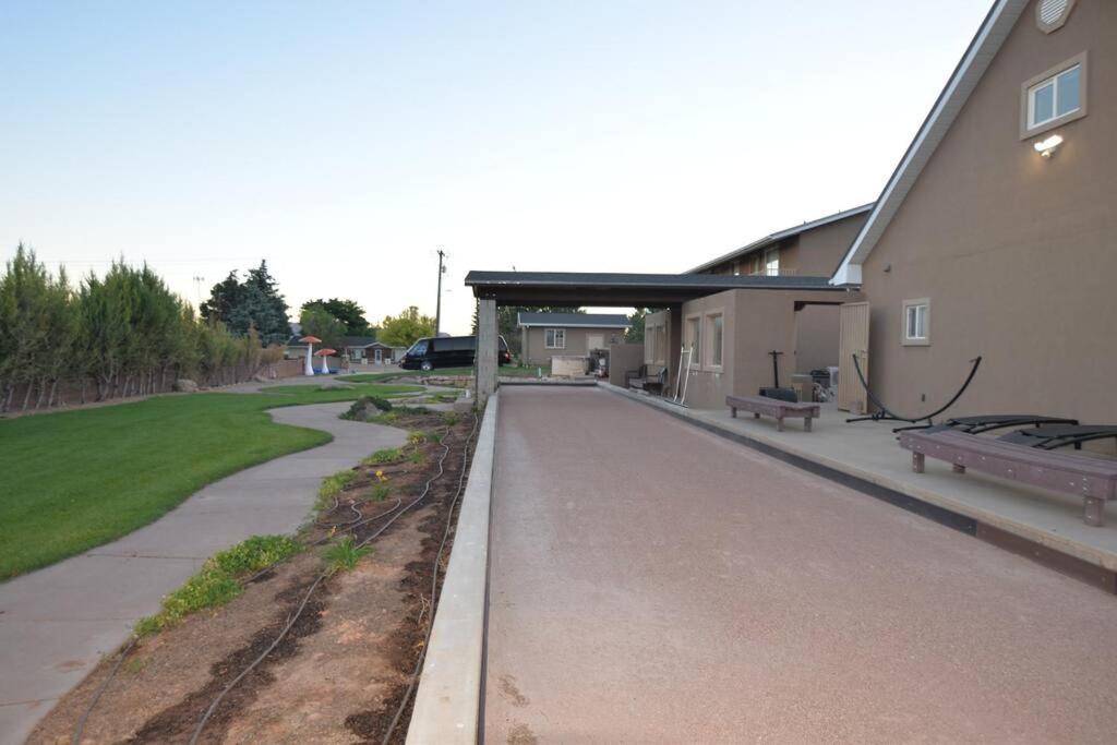 Tacit Shadow Resort Paradise Deluxe Suite, Gym, Coffee Bar, Hot-Tub, Free Laundry, Food Available Parowan Exterior photo