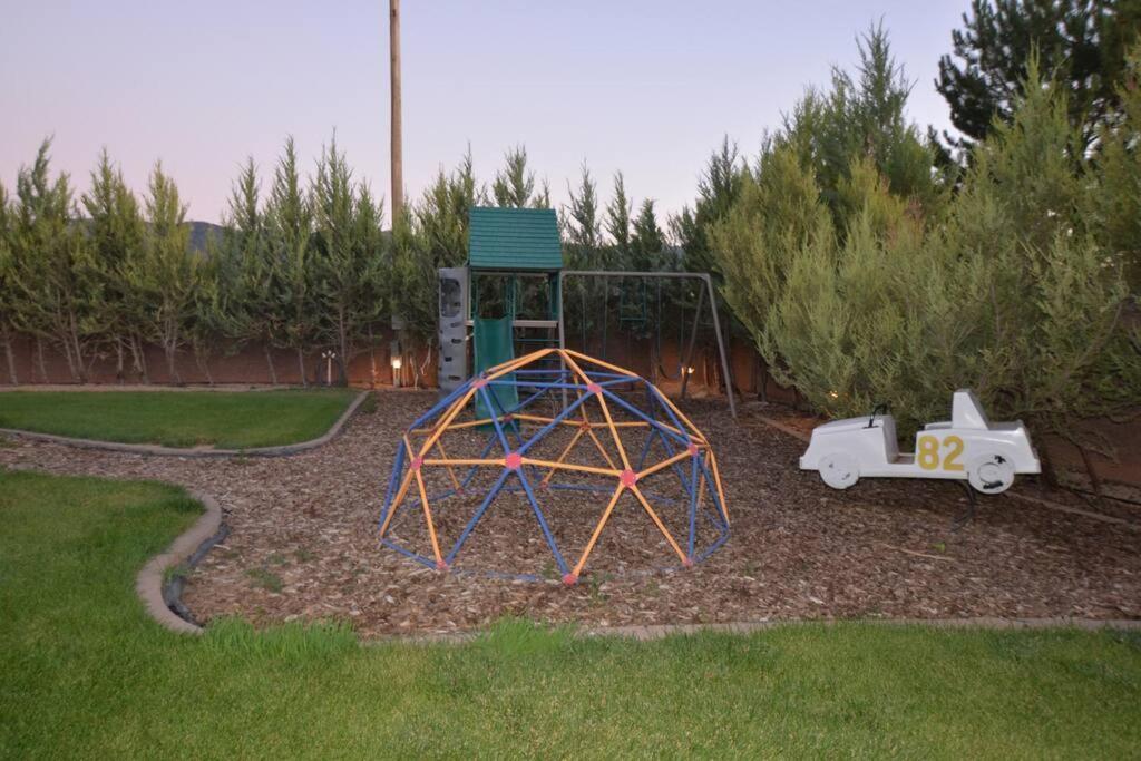 Tacit Shadow Resort Paradise Deluxe Suite, Gym, Coffee Bar, Hot-Tub, Free Laundry, Food Available Parowan Exterior photo