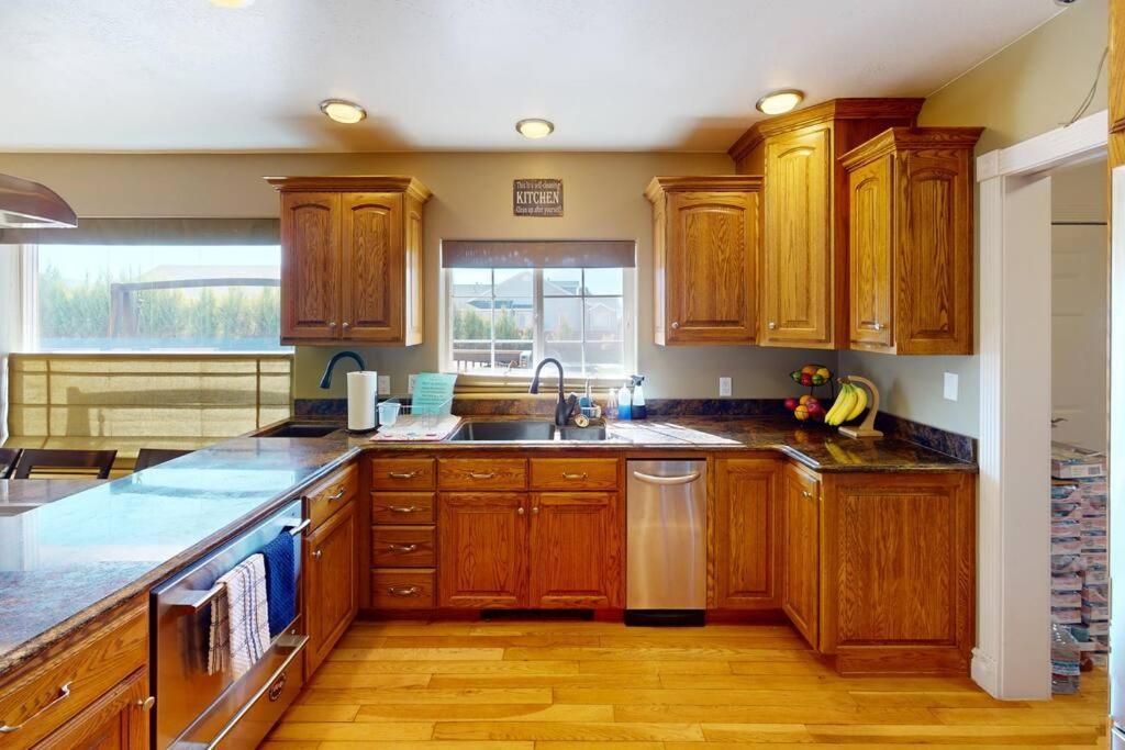 Tacit Shadow Resort Paradise Deluxe Suite, Gym, Coffee Bar, Hot-Tub, Free Laundry, Food Available Parowan Exterior photo