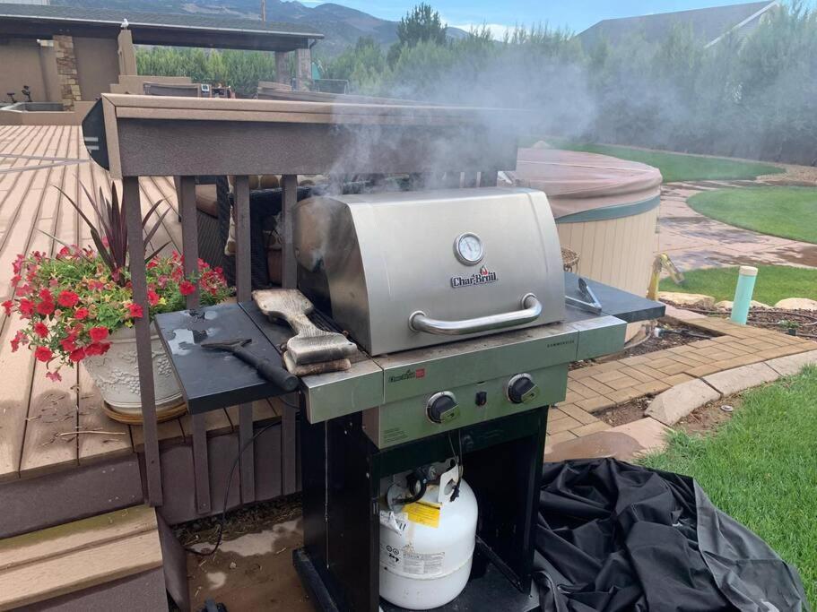 Tacit Shadow Resort Paradise Deluxe Suite, Gym, Coffee Bar, Hot-Tub, Free Laundry, Food Available Parowan Exterior photo