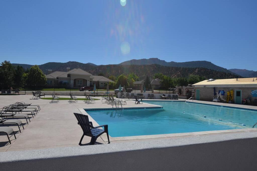 Tacit Shadow Resort Paradise Deluxe Suite, Gym, Coffee Bar, Hot-Tub, Free Laundry, Food Available Parowan Exterior photo