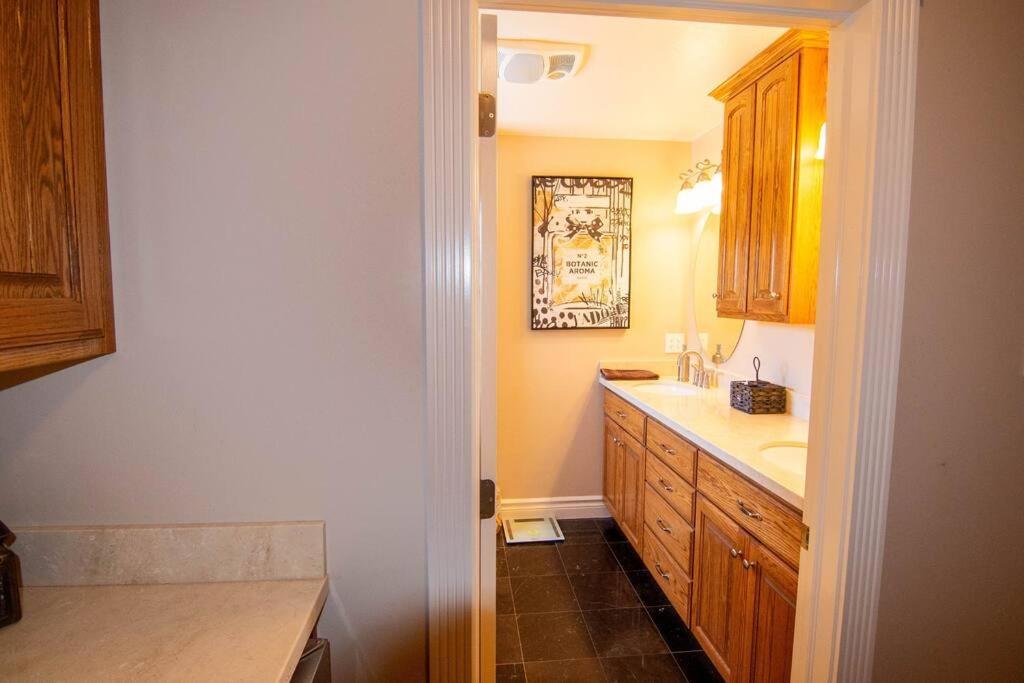 Tacit Shadow Resort Paradise Deluxe Suite, Gym, Coffee Bar, Hot-Tub, Free Laundry, Food Available Parowan Exterior photo