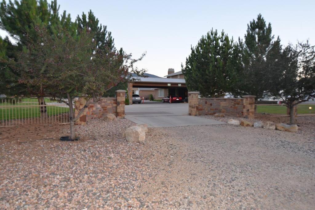 Tacit Shadow Resort Paradise Deluxe Suite, Gym, Coffee Bar, Hot-Tub, Free Laundry, Food Available Parowan Exterior photo